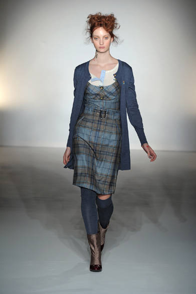 <strong>Vivienne Westwood RED LABEL｜ヴィヴィアンウエストウッド レッドレーベル</strong>　2012-13年秋冬コレクション速報