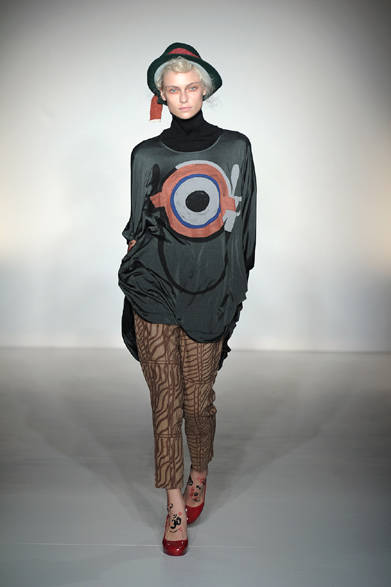 <strong>Vivienne Westwood RED LABEL｜ヴィヴィアンウエストウッド レッドレーベル</strong>　2012-13年秋冬コレクション速報