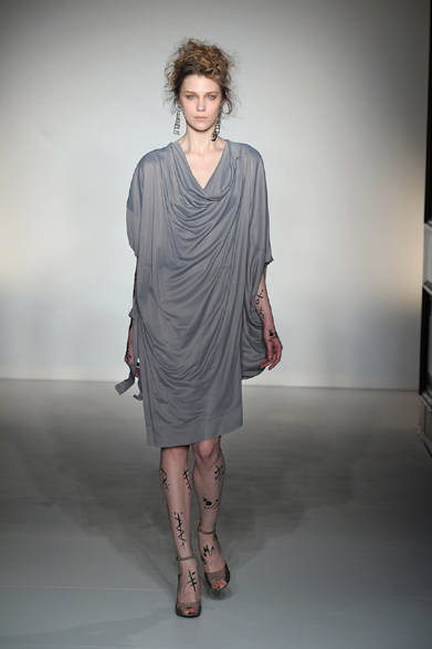 <strong>Vivienne Westwood RED LABEL｜ヴィヴィアンウエストウッド レッドレーベル</strong>　2012-13年秋冬コレクション速報