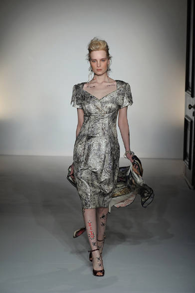 <strong>Vivienne Westwood RED LABEL｜ヴィヴィアンウエストウッド レッドレーベル</strong>　2012-13年秋冬コレクション速報