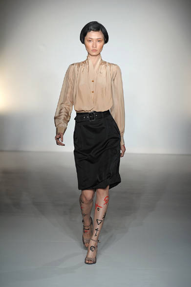 <strong>Vivienne Westwood RED LABEL｜ヴィヴィアンウエストウッド レッドレーベル</strong>　2012-13年秋冬コレクション速報