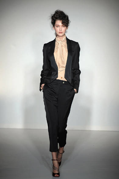 <strong>Vivienne Westwood RED LABEL｜ヴィヴィアンウエストウッド レッドレーベル</strong>　2012-13年秋冬コレクション速報