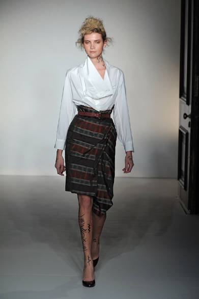 <strong>Vivienne Westwood RED LABEL｜ヴィヴィアンウエストウッド レッドレーベル</strong>　2012-13年秋冬コレクション速報