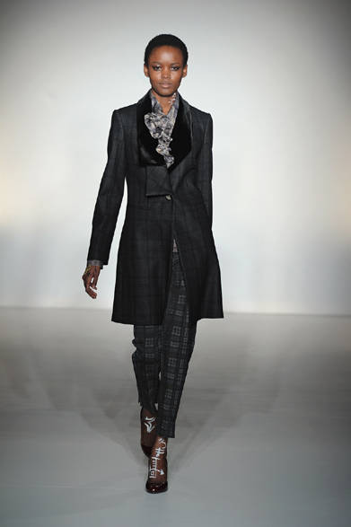 <strong>Vivienne Westwood RED LABEL｜ヴィヴィアンウエストウッド レッドレーベル</strong>　2012-13年秋冬コレクション速報