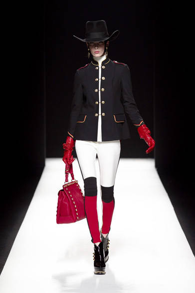 <strong>MOSCHINO｜モスキーノ</strong>　2012-13年秋冬コレクション速報