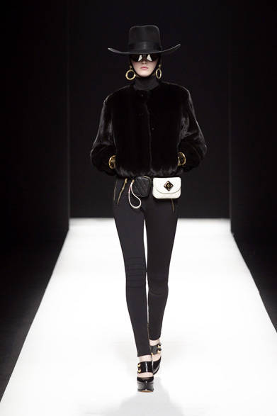 <strong>MOSCHINO｜モスキーノ</strong>　2012-13年秋冬コレクション速報