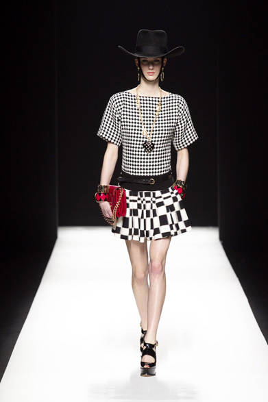 <strong>MOSCHINO｜モスキーノ</strong>　2012-13年秋冬コレクション速報