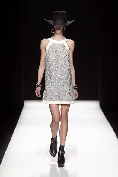 <strong>MOSCHINO｜モスキーノ</strong>　2012-13年秋冬コレクション速報