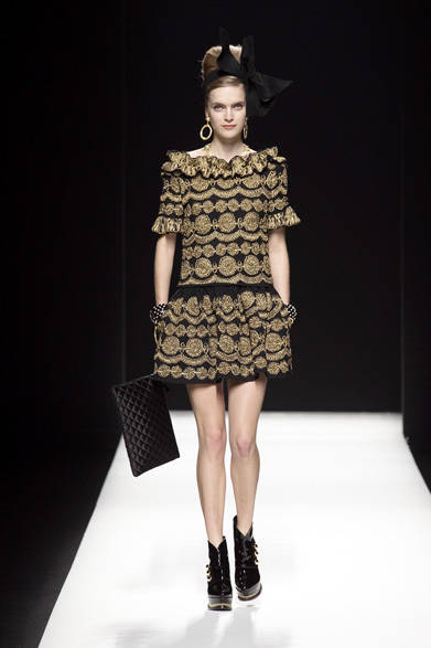 <strong>MOSCHINO｜モスキーノ</strong>　2012-13年秋冬コレクション速報