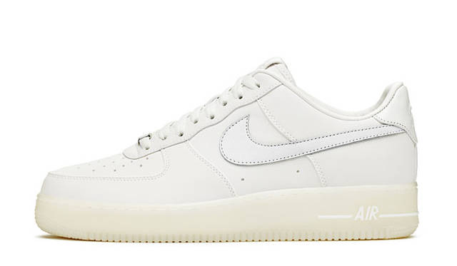 <strong>NIKE SPORTSWEAR｜ナイキ スポーツウェア</strong>　NIKE AIR FORCE 1 XXX PEARL COLLECTION　「NIKE AIR FORCE 1 LOW PREMIUM」1万3650円
