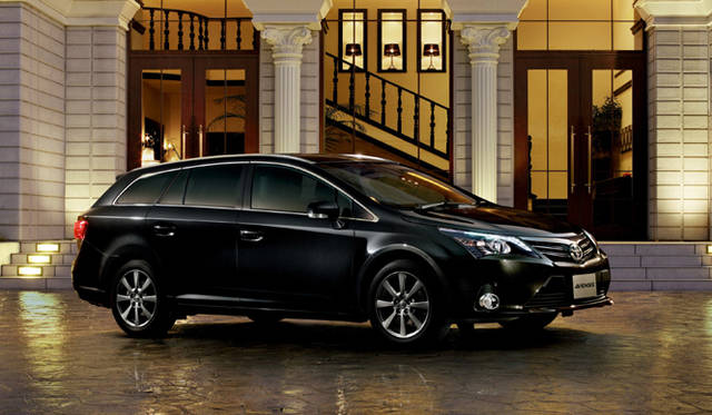 <strong>トヨタ アベンシス│TOYOTA AVENSIS</strong>