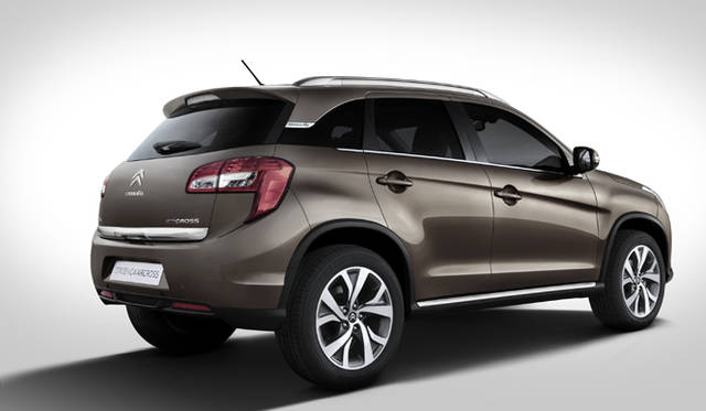 <strong>CITROEN AIRCROSS｜シトロエン エアクロス</strong>