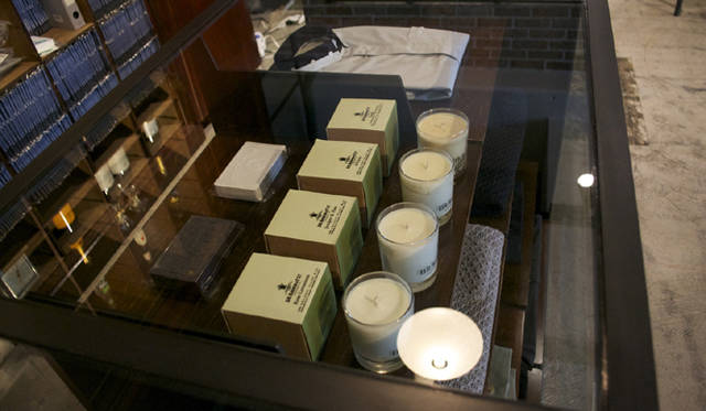 <strong>The BeauSnob│ザ・ボウスノッブ</strong>　「ディレッツ＆スノッブス」小物のセレクトにも注目。