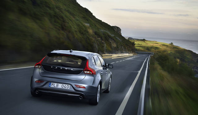 <strong>Volvo V40｜ボルボ V40</strong>