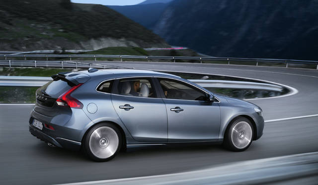 <strong>Volvo V40｜ボルボ V40</strong>
