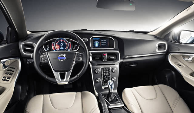 <strong>Volvo V40｜ボルボ V40</strong>