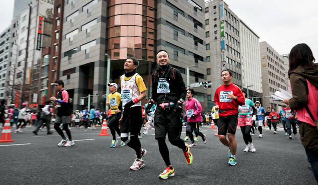 <strong>松浦俊夫、「東京マラソン2012」完走！　振り返る、チャレンジの軌跡</strong>　©EBINA Susumu