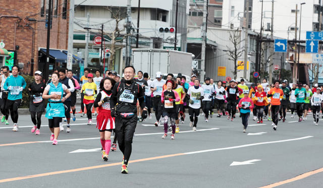 <strong>松浦俊夫、「東京マラソン2012」完走！　振り返る、チャレンジの軌跡</strong>　©EBINA Susumu