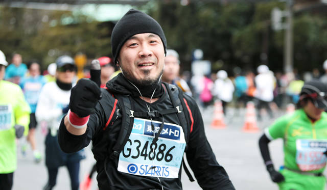 <strong>松浦俊夫、「東京マラソン2012」完走！　振り返る、チャレンジの軌跡</strong>　©EBINA Susumu