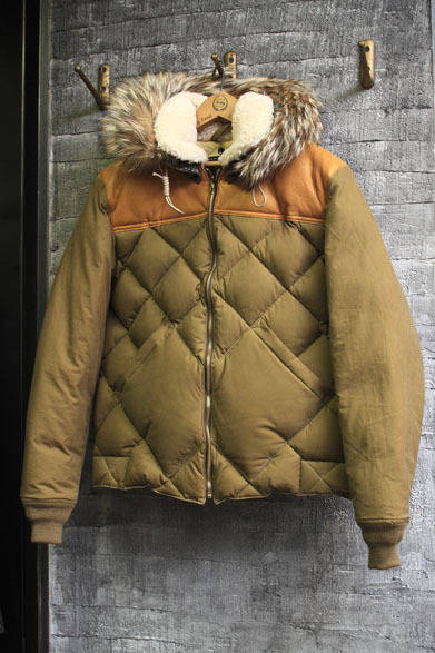 <strong>NIGEL CABOURN｜ナイジェル・ケーボン</strong>　NIGEL CABOURN×EDDIE BAUER スカイライナーモデル14万4900円