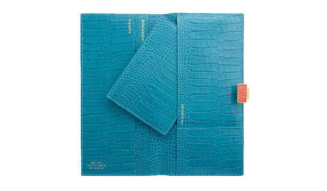 <strong>SMYTHSON｜スマイソン</strong>　「ターコイズ」コレクション　ミディアムトラベルウォレット3万8850円