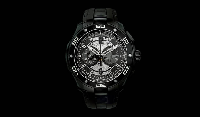 <strong>ROGER DUBUIS｜ロジェ・デュブイ</strong> 「パルジョン クロノグラフ ブラックチタン」 348万6000円（予価）、今冬発売予定。