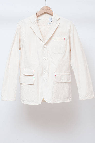 <strong>ISETAN MEN’S｜伊勢丹新宿店メンズ館</strong>　6階“コンテンポラリーカジュアル”　ジャケット3万3600円（ヒピハパ／伊勢丹新宿店）