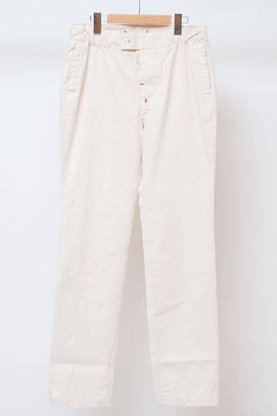 <strong>ISETAN MEN’S｜伊勢丹新宿店メンズ館</strong>　6階“コンテンポラリーカジュアル”　パンツ2万3100円（ヒピハパ／伊勢丹新宿店）