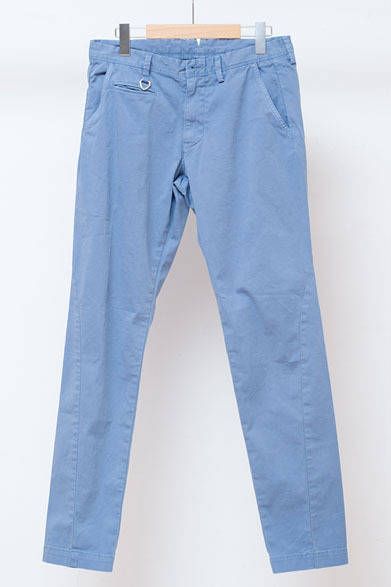 <strong>ISETAN MEN’S｜伊勢丹新宿店メンズ館</strong>　6階“コンテンポラリーカジュアル”　パンツ2万1000円（ソリード／伊勢丹新宿店）