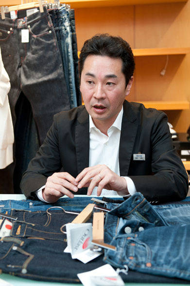 <strong>ISETAN MEN’S｜伊勢丹新宿店メンズ館</strong>　6階“コンテンポラリーカジュアル”　バイヤー 鈴木健彦氏