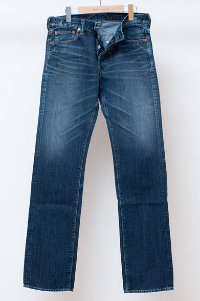 <strong>ISETAN MEN’S｜伊勢丹新宿店メンズ館</strong>　6階“コンテンポラリーカジュアル”　ジーンズ3万4650円（フルカウント／伊勢丹新宿店）