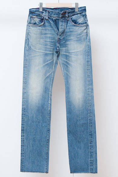 <strong>ISETAN MEN’S｜伊勢丹新宿店メンズ館</strong>　6階“コンテンポラリーカジュアル”　4段階から選べる色落ち加工