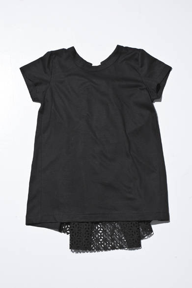 <strong>sacai│サカイ　伊勢丹新宿店本館1階ザ・ステージ期間限定ショップ</strong>　Tシャツ　1万5750円