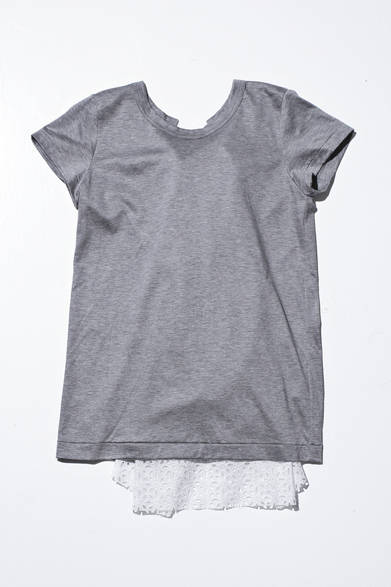 <strong>sacai│サカイ　伊勢丹新宿店本館1階ザ・ステージ期間限定ショップ</strong>　Tシャツ　1万5750円