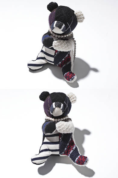 <strong>sacai│サカイ　『ドーバーストリートマーケット ギンザ コム デ ギャルソン』ショップインショップ</strong>　Tシャツ（レディス3型、メンズ2型）　各1万3650円