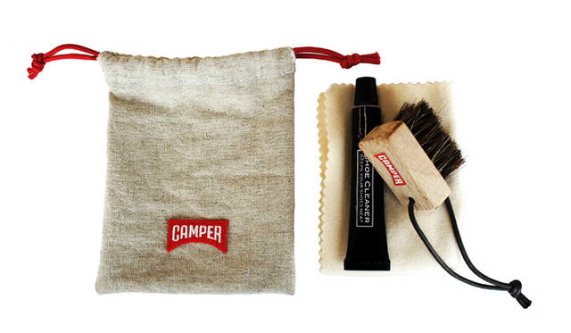 <strong>CAMPER｜カンペール</strong>　フェア期間中に2万4000円以上の購入で、カンペール特製の携帯シューケアセットが先着順でプレゼント。