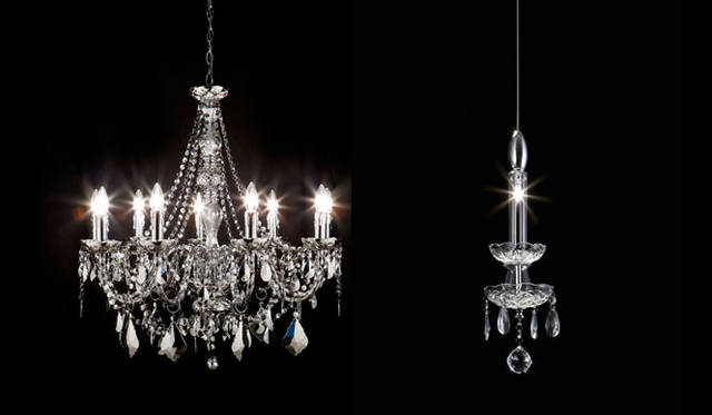 <strong>TOYO KITCHEN｜トーヨーキッチン</strong>　左／リビングに設置されたシャンデリア「キラーラ」12万6000円、右／シャンデリア「キラーラクリスタルシングル」4万7250円
