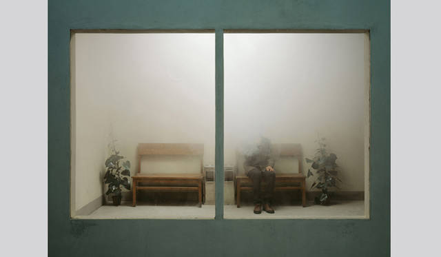<strong>東アジアが世界のアートシーンを左右する</strong>　<strong>Gallery EXIT</strong>　Wei, CHEN （陳維） 「A Foggy Afternoon」 2011 archival inkjet print 150x200cm Courtesy of Gallery EXIT and the artist