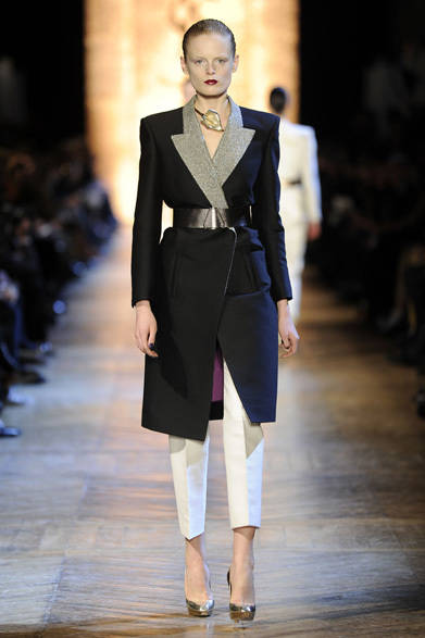 <strong>YVES SAINT LAURENT｜イヴ・サンローラン</strong>　2012-13年秋冬コレクション速報