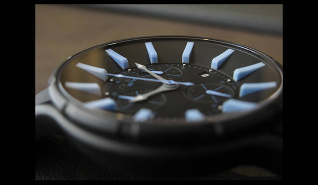 <strong>N.O.A｜ノア</strong>　明るい場所で見ても魅力的なインデックス。