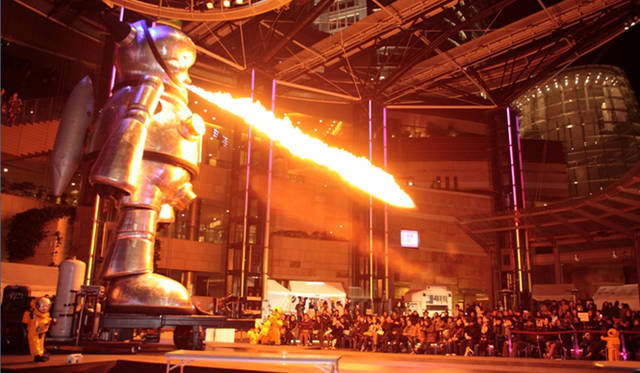 <strong>六本木アートナイト2012</strong> ©2009　六本木アートナイト実行委員会