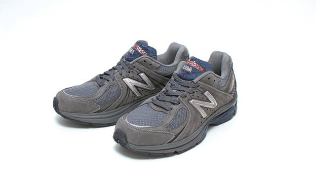 <strong>new balance│ニューバランス</strong> 前作よりも約10グラムの軽量化に成功。