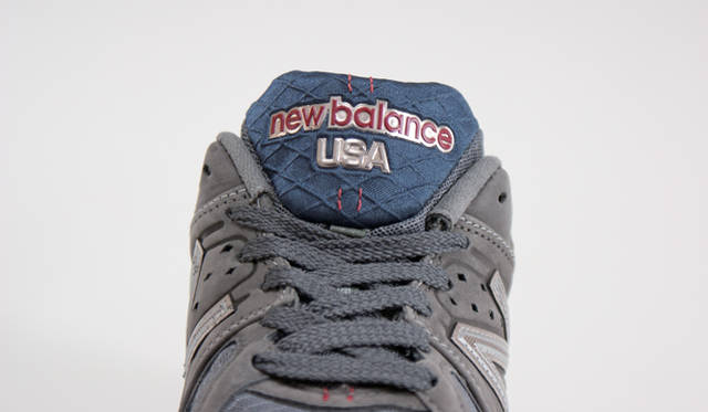 <strong>new balance│ニューバランス</strong> ワンポイントで入っているステッチがアクセント。