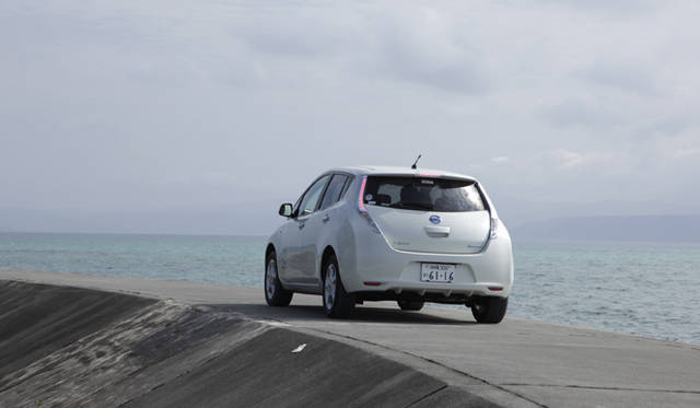 <strong>NISSAN LEAF｜日産 リーフ</strong>　
