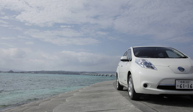 <strong>NISSAN LEAF｜日産 リーフ</strong>　