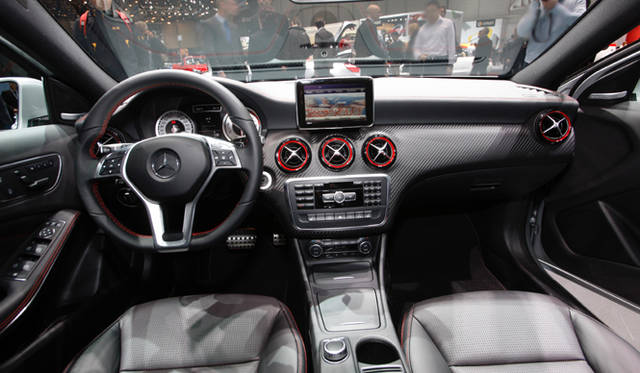 <strong>Mercedes-Benz A-Class｜メルセデス ベンツ Aクラス</strong>