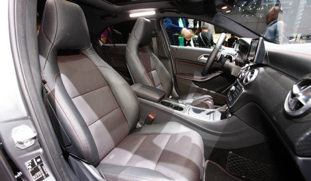 <strong>Mercedes-Benz A-Class｜メルセデス ベンツ Aクラス</strong>