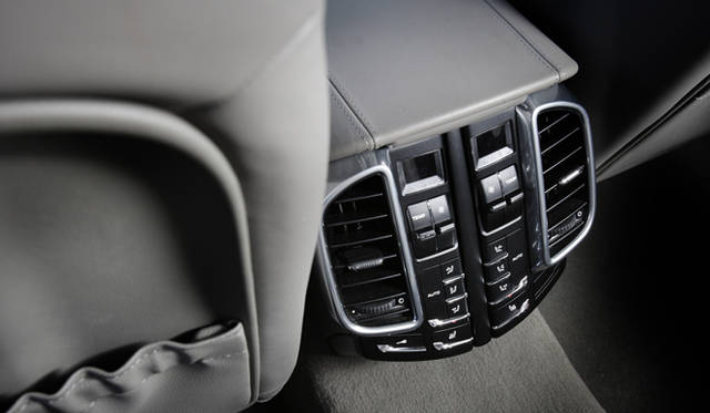 <strong>PORSCHE Cayenne turbo｜ポルシェ カイエン ターボ</strong>　