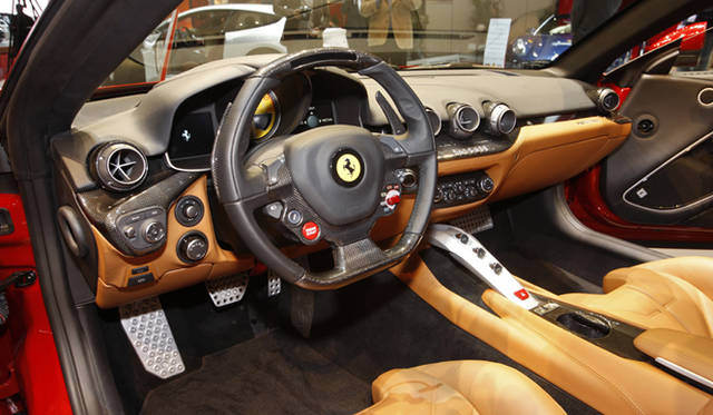 <strong>Ferrari F12 Berlinetta｜フェラーリ F12 ベルリネッタ</strong>