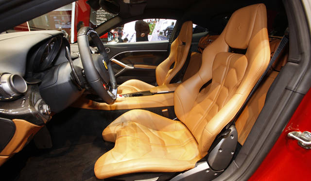 <strong>Ferrari F12 Berlinetta｜フェラーリ F12 ベルリネッタ</strong>